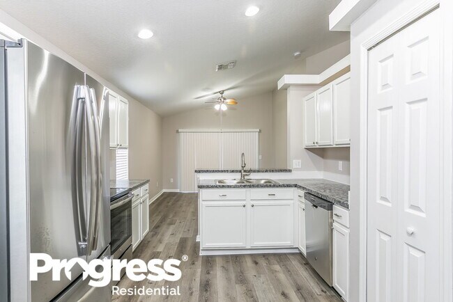 Building Photo - 3027 Eagle Crossing Dr