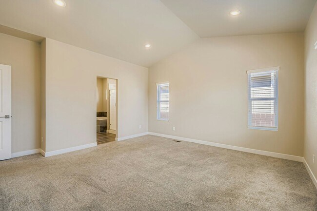 Building Photo - 10523 Summer Rdg Dr