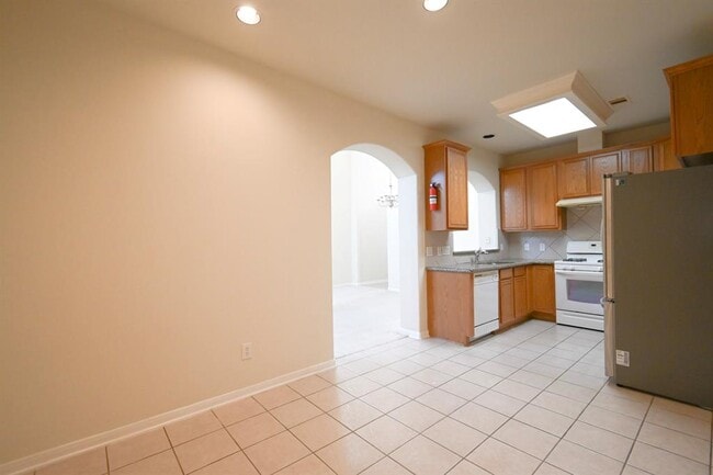 Building Photo - 13330 Vineyard Falls Dr
