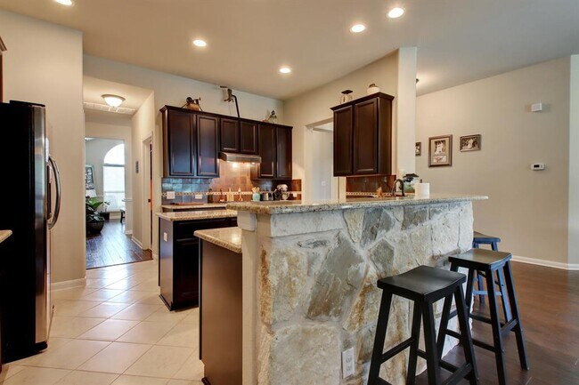 Building Photo - 323 Chisholm Trail