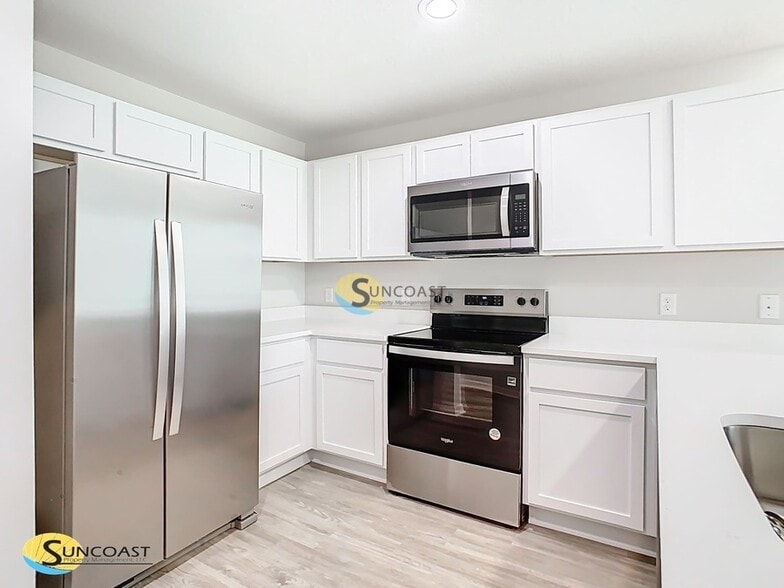 Building Photo - 3821 SW 43rd Ct