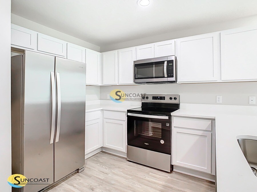 Building Photo - 3821 SW 43rd Ct