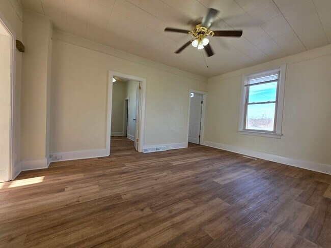 Building Photo - 1816 Wollmer St