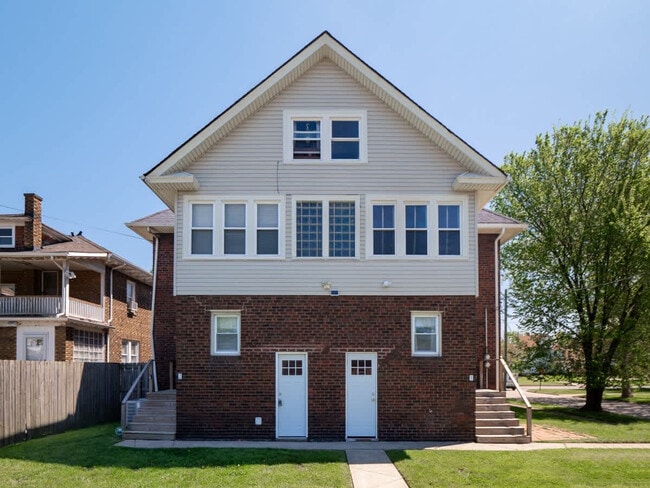 Building Photo - 3222 West Blvd