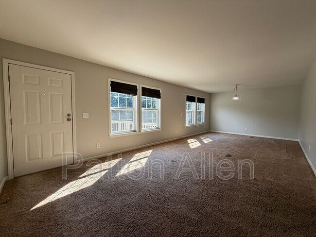 Building Photo - 18 Meadowview Terrace