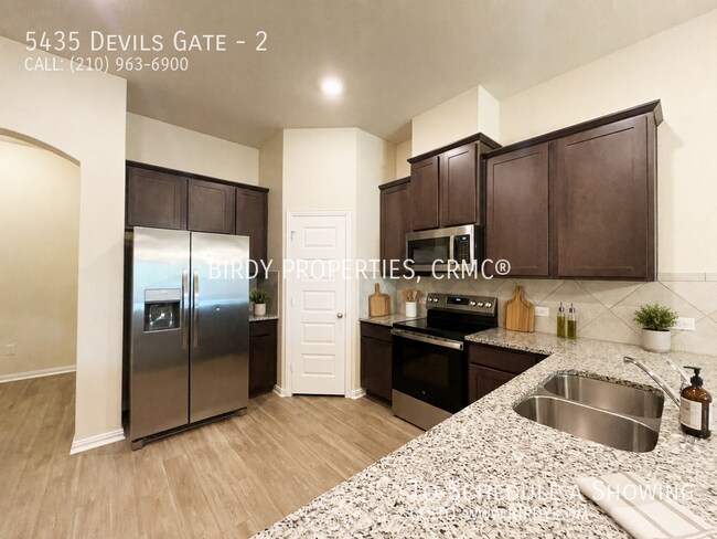 Building Photo - 5435 Devils Gate