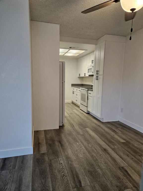 Building Photo - 426 Cherry Ln