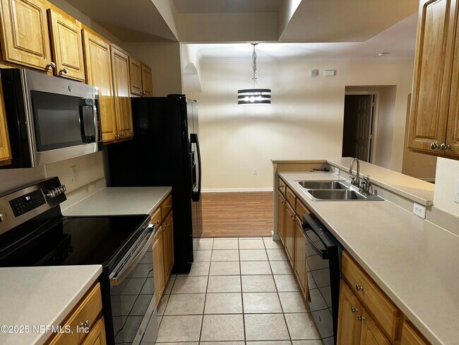 Building Photo - 10075 Gate Pkwy N