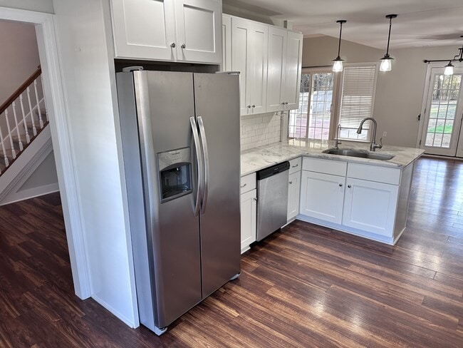 Building Photo - 304 Chisholm Trail