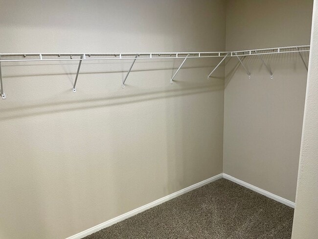 Building Photo - BEAUTIFUL SINGLE STORY HOME IN GATED COMMUNITY OF STALLION MOUNTAIN