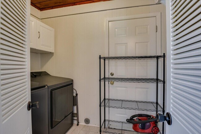 Building Photo - 126 Horry St SE