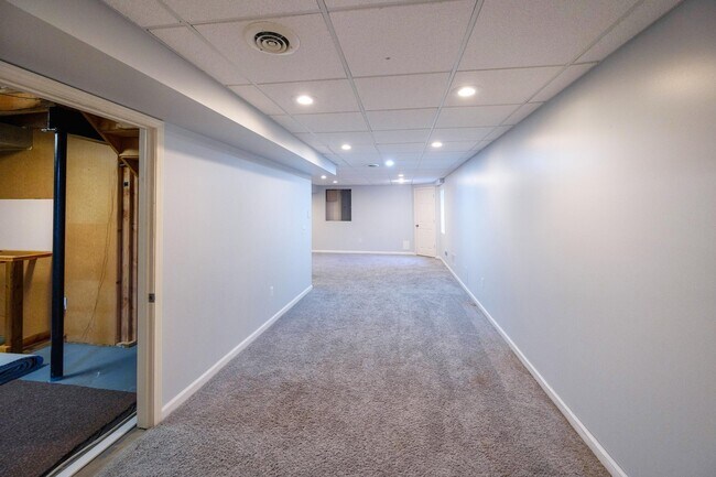Building Photo - 7798 Greene Farm Dr