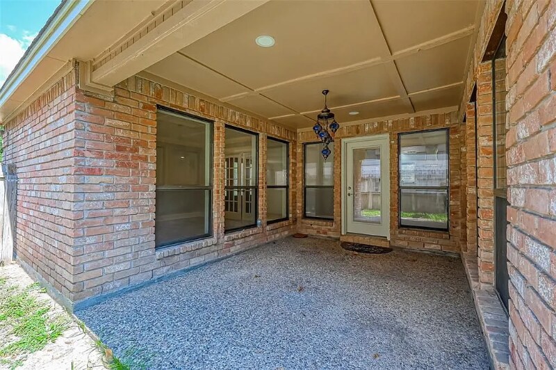 Building Photo - 911 Montview Dr