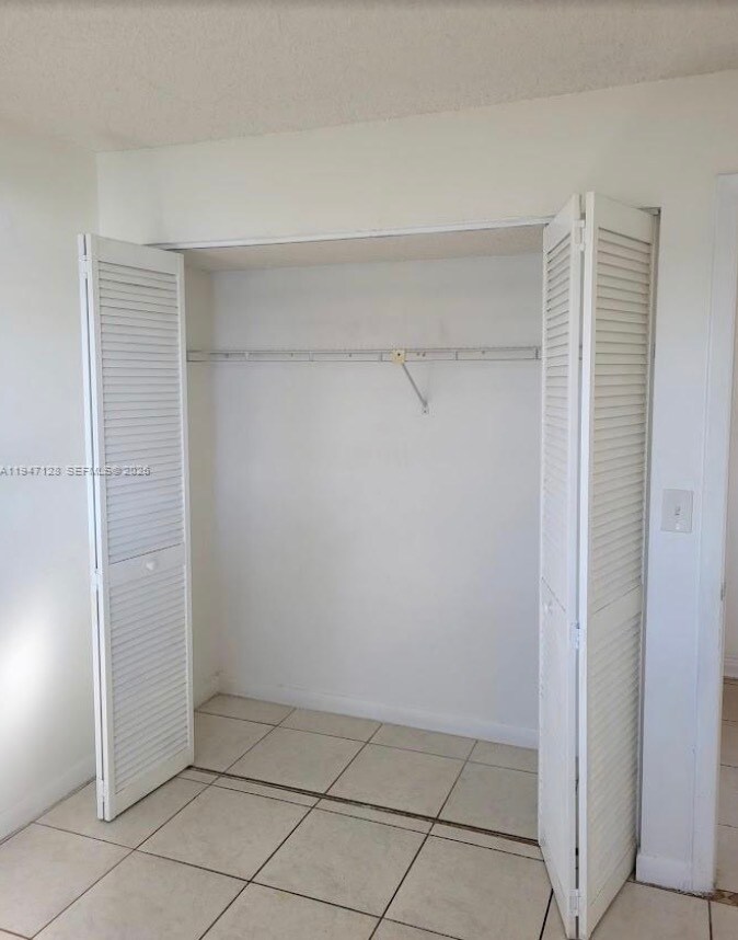 Building Photo - 468 NE 206th Ln