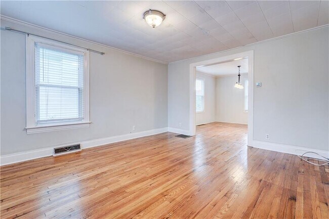 Building Photo - 151 Hampden Rd