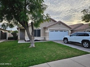 Building Photo - 1489 W Page Ave