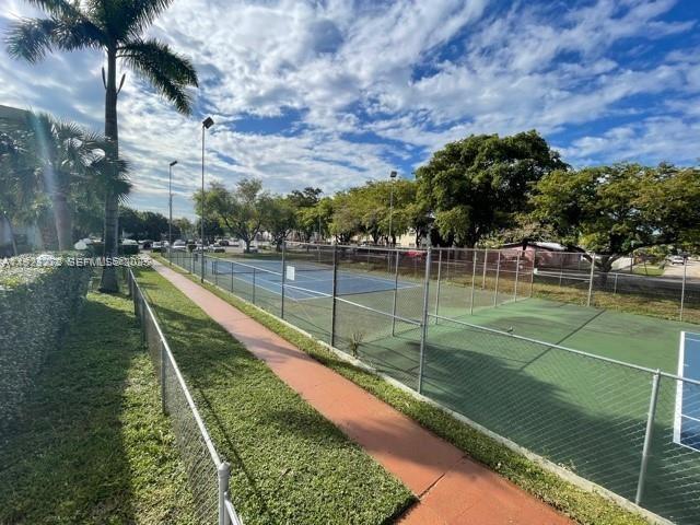 Building Photo - 11905 NE 2nd Ave