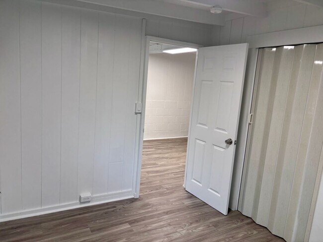 Building Photo - OAHU9364