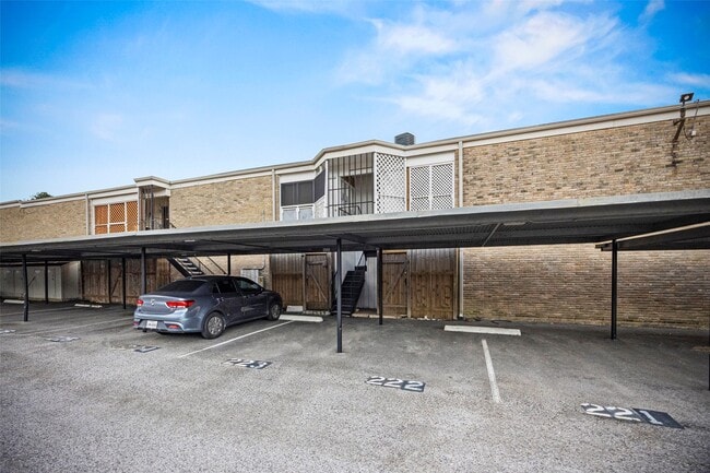 Building Photo - 2501 Marilee Ln