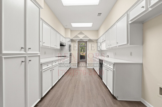 Building Photo - 6157 Bristol Blvd