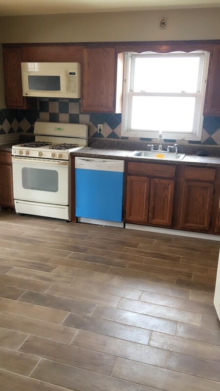 Building Photo - 235 Cristiani St