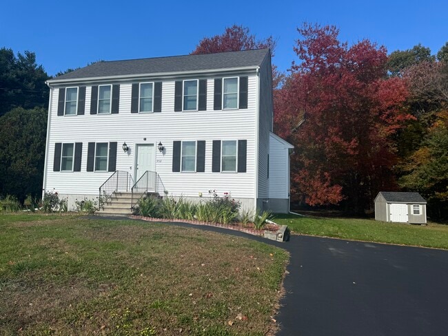 Building Photo - 950 S Main St