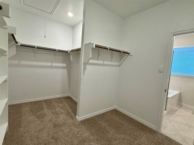 Building Photo - 2025 Eugene St