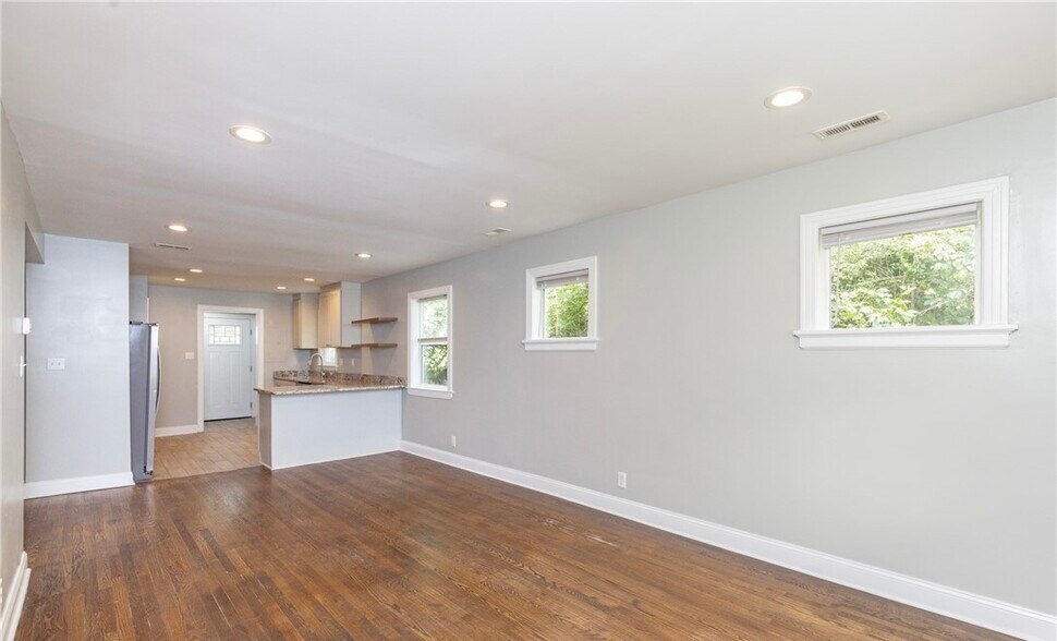 Dining/Kitchen - 1302 Mount Erin Dr