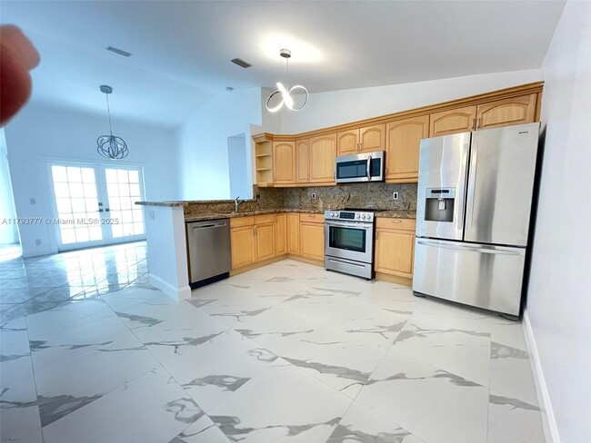Building Photo - 211 E Riverbend Dr