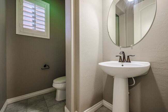 Building Photo - COMING SOON! Great Location!Stunning 6-bedroom Plus 7, 4.5-bathroom home located in Chandler