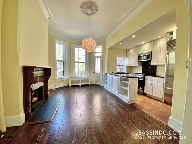 Building Photo - 1501 R St NW