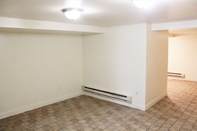 Building Photo - 217 E Preston St