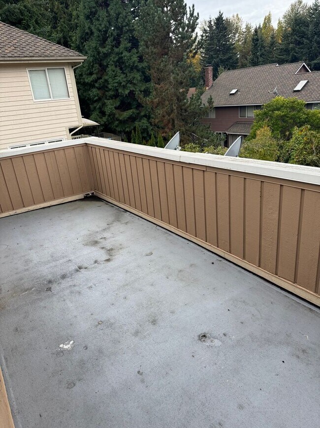 Building Photo - Gorgeous 3 Bedroom • 2.5 Bath Home Recentl...