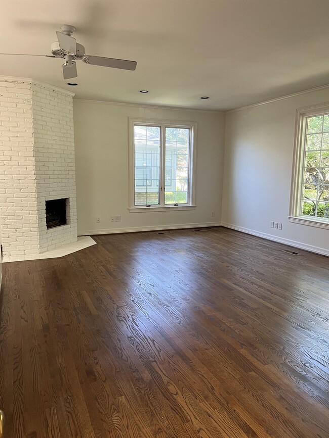 Building Photo - 7022 Deloache Ave