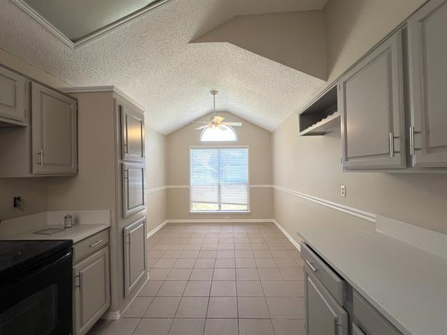 Building Photo - 5013 Hearthcrest Dr