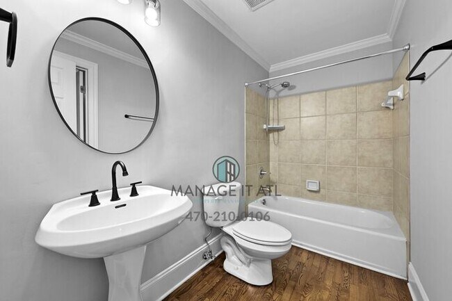 Building Photo - 5 Bedroom House in gated community in Dulu...