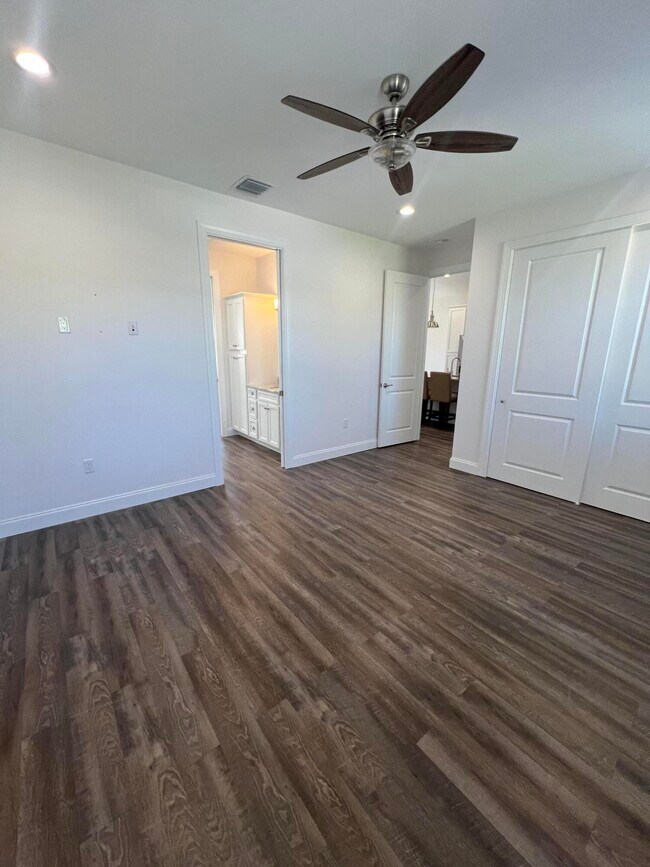 Building Photo - 12878 73rd Ct N