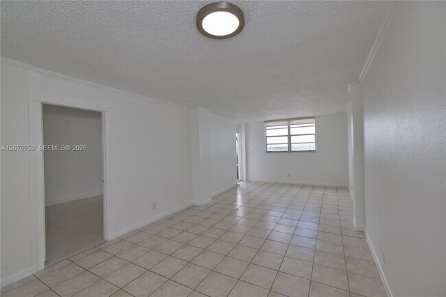 Building Photo - 2903 N Miami Beach Blvd