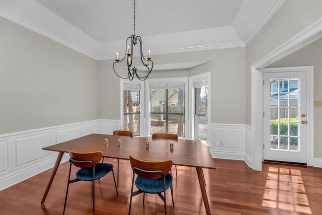 Building Photo - 927 Blue Spring Cir