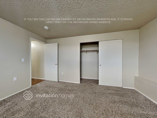 Building Photo - 2401 N Narrows Dr