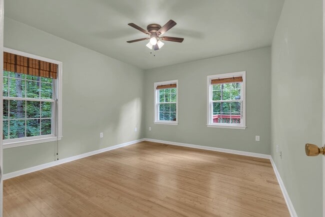 Building Photo - Peaceful Country Home Close to Chapel Hill