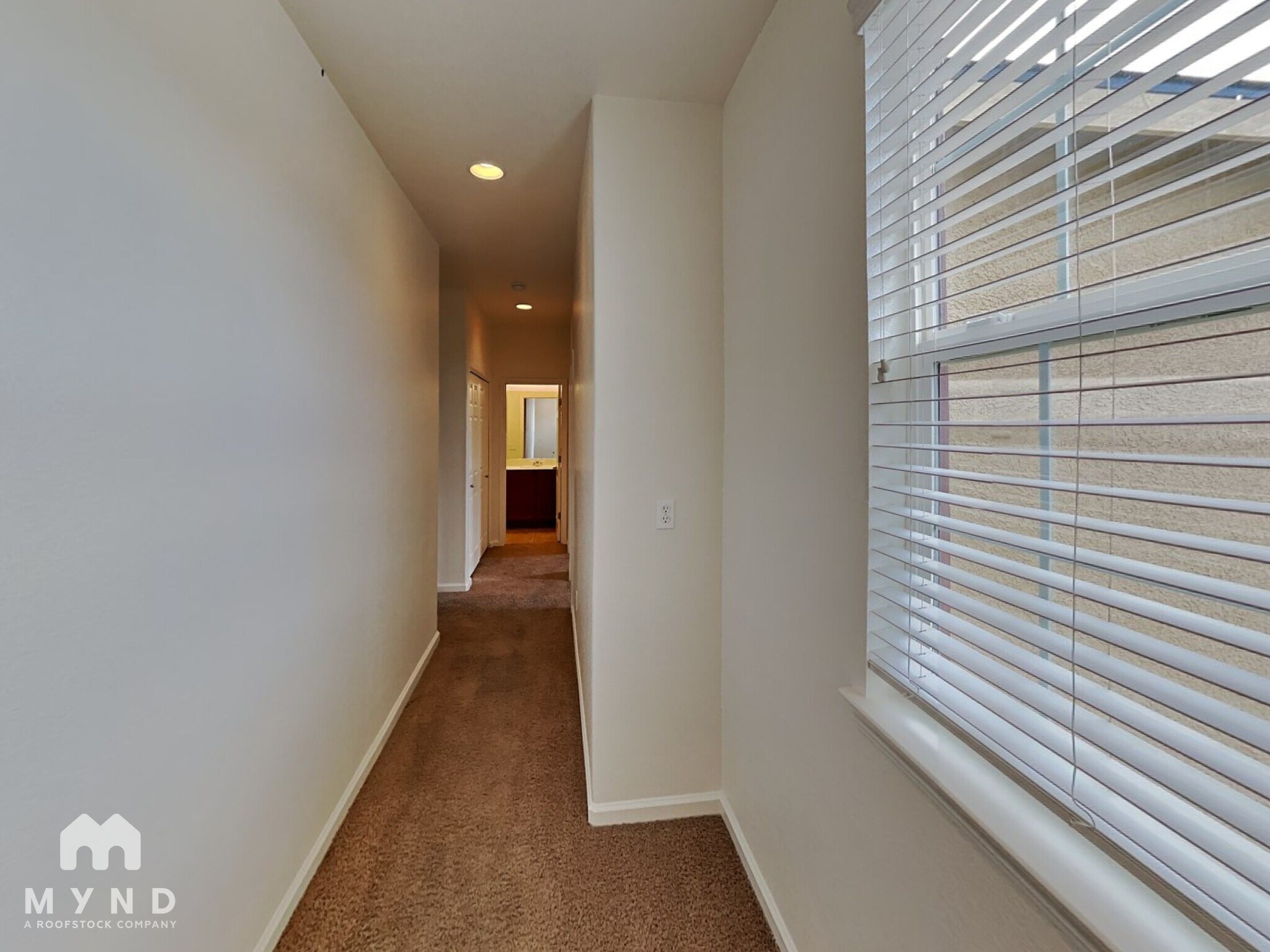 Building Photo - 1088 Crown View Dr