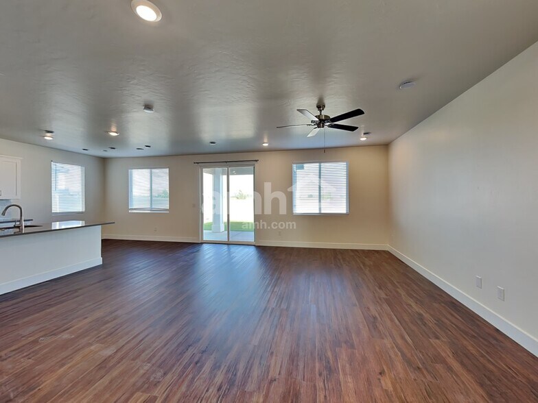 Building Photo - 4101 Keklik Ave