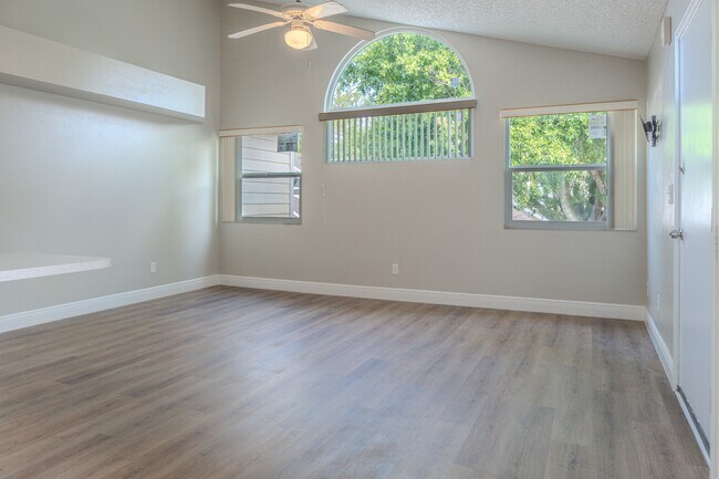 Building Photo - 5004 Laguna Bay Cir