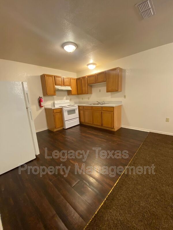 Building Photo - 1112 Williams Ave