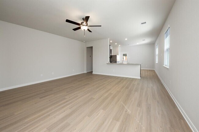 Building Photo - 15431 Maple Ter Dr