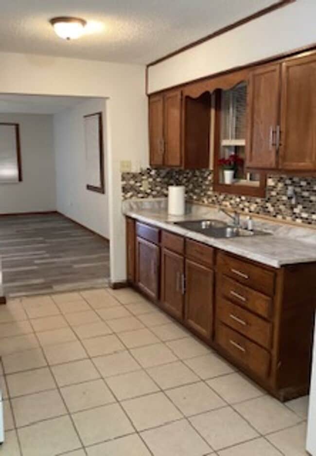 Building Photo - Single-family home
