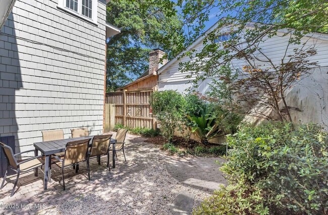 Building Photo - 3 Bed 3 Bath Historic Home