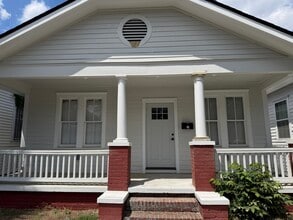 Building Photo - 906 W Victory Dr