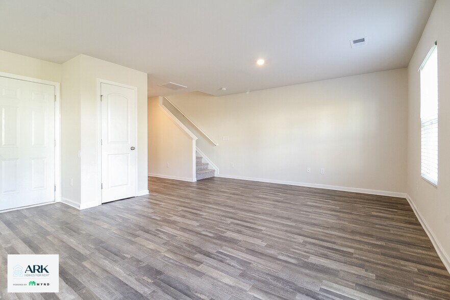 Building Photo - 17 Carters Grn Dr